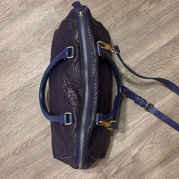 Marc By Marc Jacobs Pebbled Lamb leather purse. - Picture 2 of 16